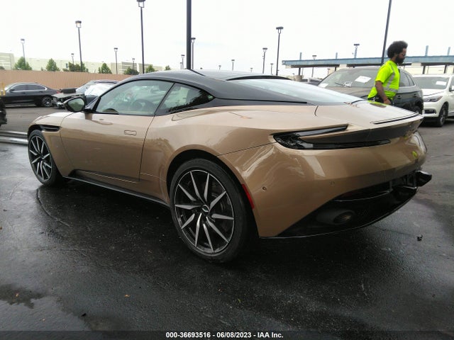 2018 ASTON MARTIN DB11 VIN: SCFRMFAV5JGL03147