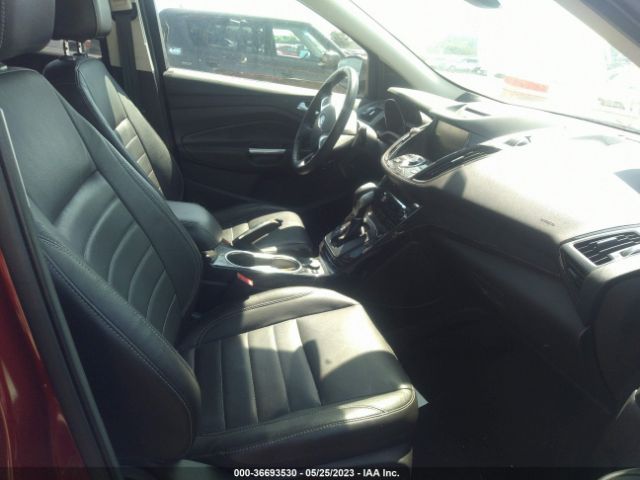1FMCU9J98EUD09567 Ford Escape Titanium