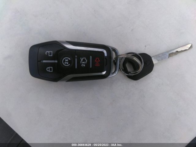 1FA6P8AM7G5221121 Ford Mustang V6