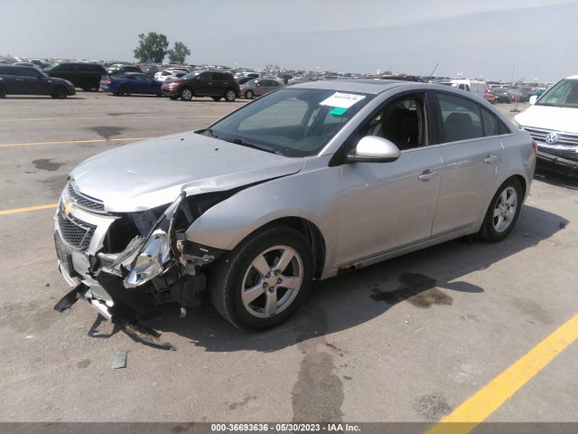 Chevrolet Cruze 1lt 2014 1G1PC5SB8E7383338 Image 2