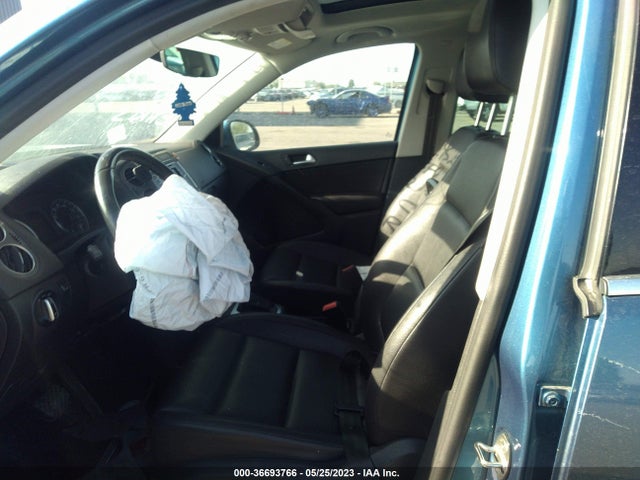 WVGSV7AX6HK025642 Volkswagen Tiguan Wolfsburg Edition