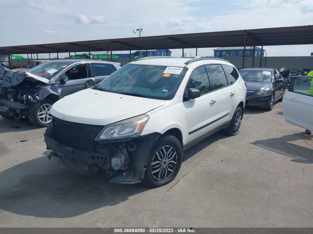 Chevrolet Traverse Ls 2014 1GNKRFKD2EJ194749 Image 2
