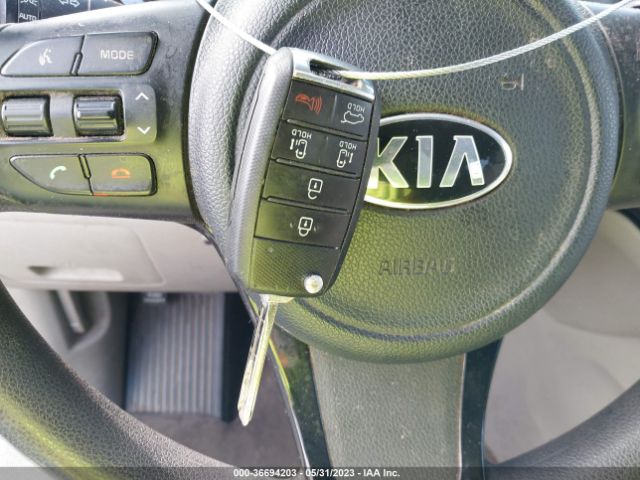 KNDMB5C19F6061334 KIA SEDONA LX