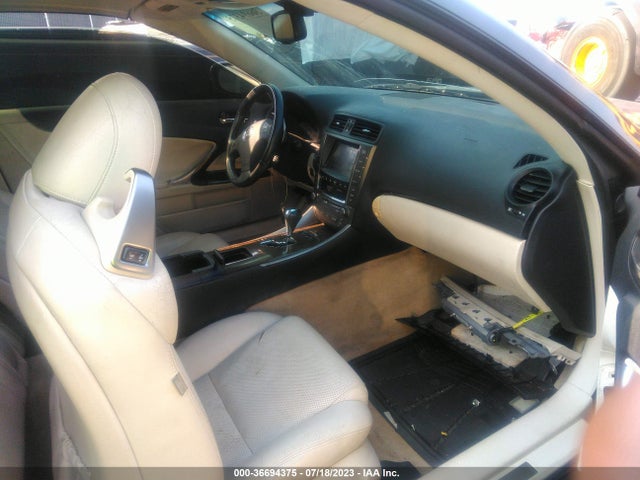 2010 LEXUS IS 250C VIN: JTHFF2C23A2510882