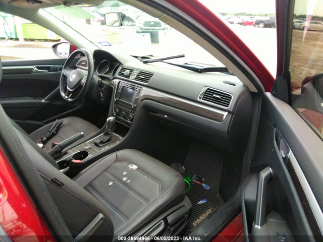 1VWBS7A30GC038483 Volkswagen Passat 1.8t Se
