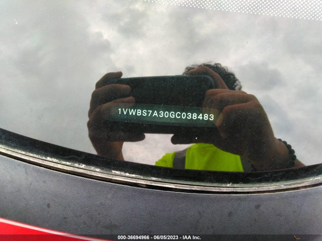 1VWBS7A30GC038483 Volkswagen Passat 1.8t Se