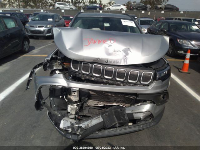 3C4NJCBB0NT139753 Jeep Compass Latitude