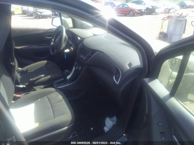 Chevrolet TRAX LS 2022 KL7CJNSM1NB552400 Image 5
