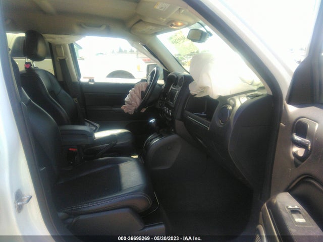 1C4NJPBAXGD634825 Jeep Patriot Sport Se