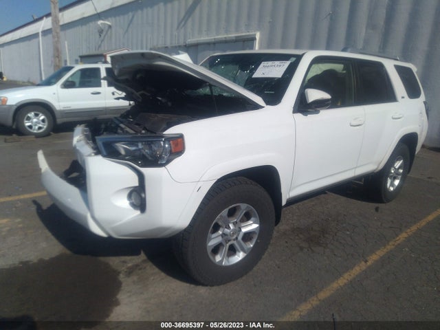 Toyota 4RUNNER SR5 2017 JTEBU5JR0H5418124 Image 2