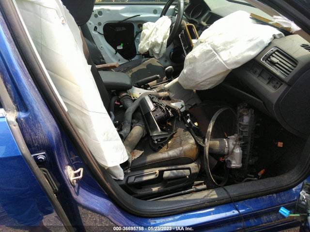 1VWBT7A31GC024850 Volkswagen Passat 1.8t Se