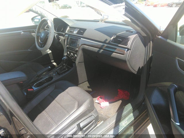 1VWGT7A35HC056157 Volkswagen Passat 1.8t Se W/technology