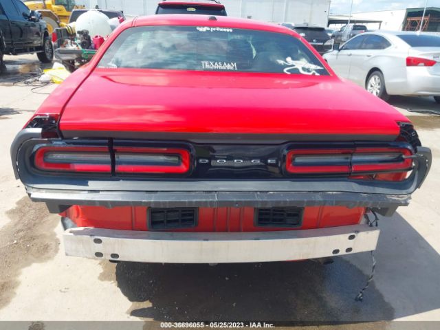 2C3CDZAG0FH704676 Dodge Challenger Sxt