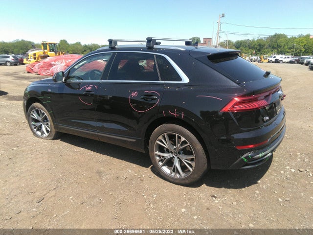 WA1EVAF17MD011440 Audi Q8 Premium Plus