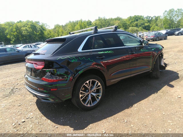WA1EVAF17MD011440 Audi Q8 Premium Plus