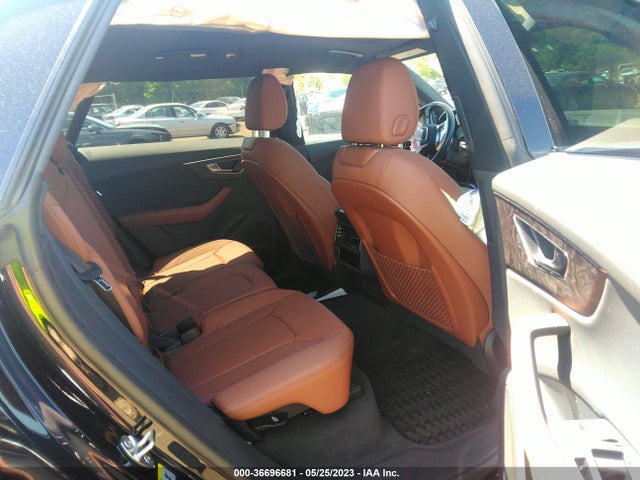 WA1EVAF17MD011440 Audi Q8 Premium Plus