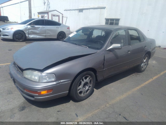 1994 TOYOTA CAMRY XLE VIN: JT2GK13E0R0034323