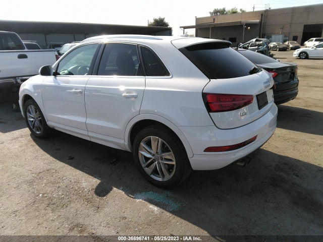 WA1JCCFS5HR010210 Audi Q3 Premium Plus
