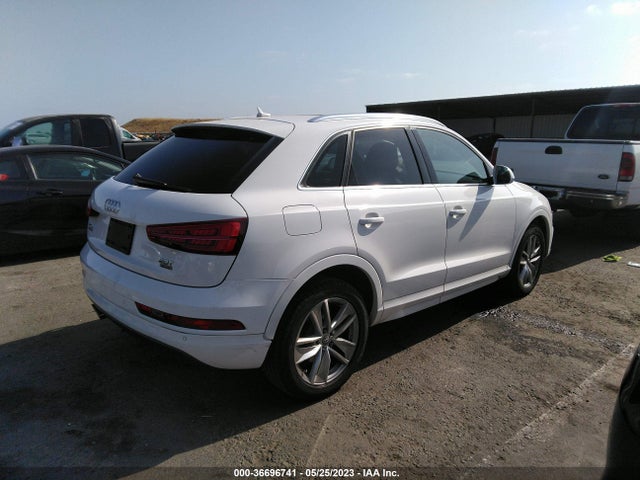 WA1JCCFS5HR010210 Audi Q3 Premium Plus