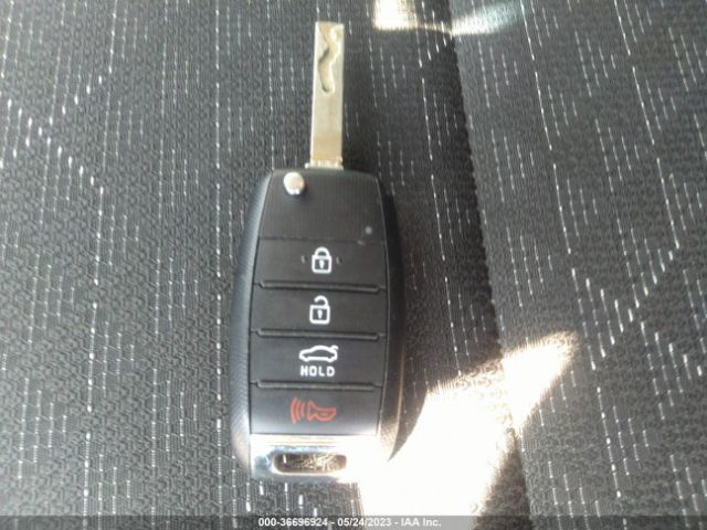 3KPA24AB3KE201813 KIA RIO S