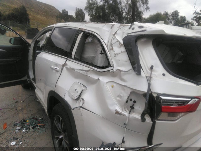 Toyota Highlander Le 2018 5TDBZRFH8JS800379 Image 7