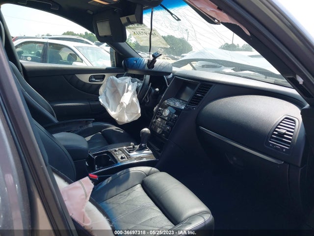 2017 INFINITI QX70 VIN: JN8CS1MU3HM140367