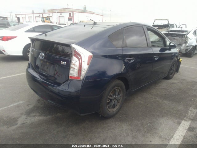 Toyota Prius Four 2015 JTDKN3DU3F1924475 Image 4