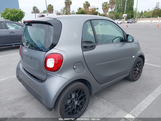 2018 Smart Fortwo, VIN: WMEFJ9BA1JK265082