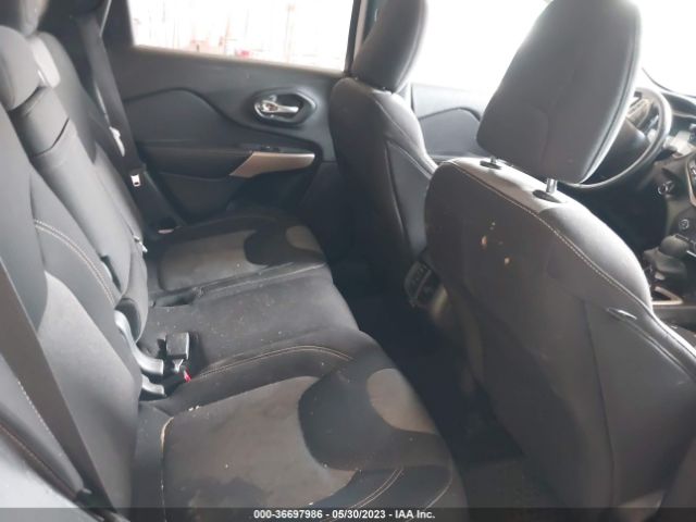 1C4PJMCX9JD529744 Jeep Cherokee Latitude