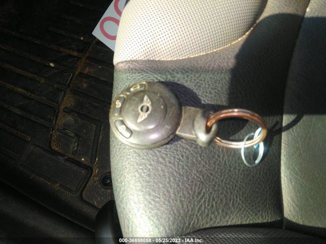 2010 MINI COOPER S WMWMF7C56ATX42321 Photo 10