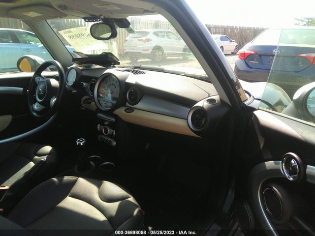2010 MINI COOPER S WMWMF7C56ATX42321 Photo 4