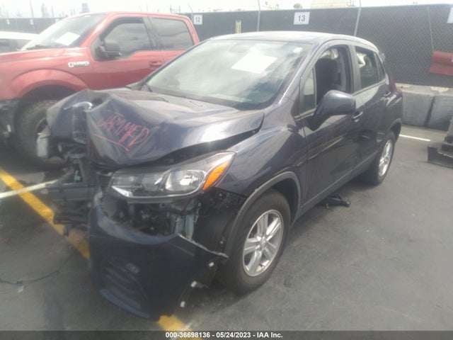 Chevrolet TRAX LS 2019 3GNCJKSB4KL252075 Image 2