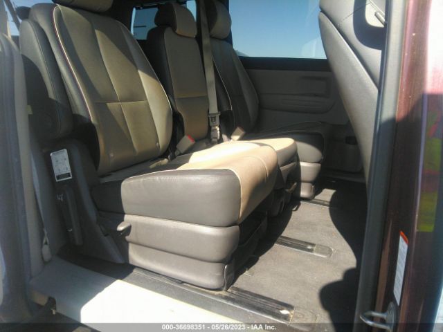 KNDMB5C19J6404877 KIA SEDONA LX