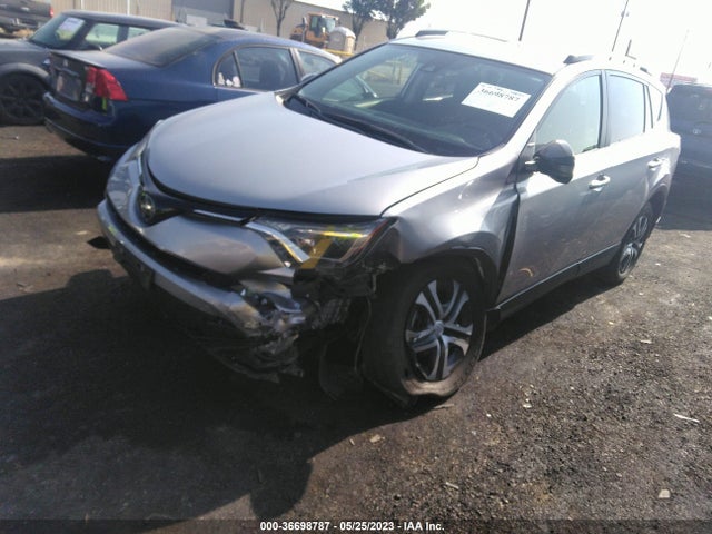Toyota RAV4 LE 2018 JTMBFREV6JJ203180 Image 2