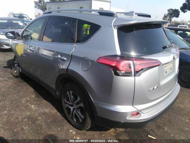 Toyota RAV4 LE 2018 JTMBFREV6JJ203180 Image 4