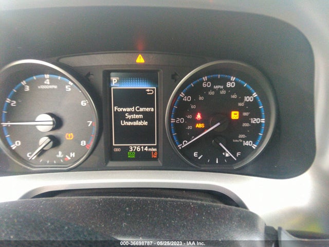 Toyota RAV4 LE 2018 JTMBFREV6JJ203180 Image 8