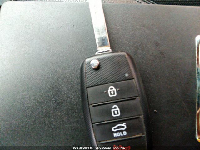 5XXGT4L30KG300948 KIA Optima Lx