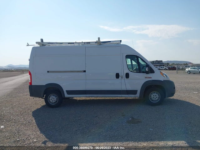 3C6TRVDG2JE151610 RAM Promaster Cargo Van