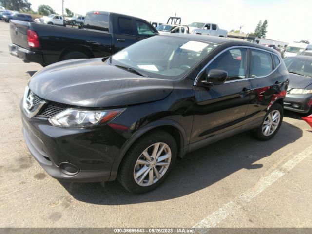 JN1BJ1CP0JW108219 Nissan Rogue Sport S