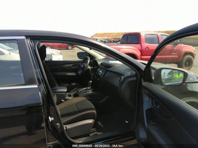 JN1BJ1CP0JW108219 Nissan Rogue Sport S