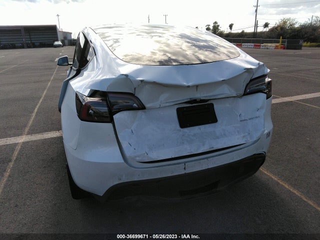 Tesla Model Y Long Range 2022 7SAYGDEE6NF575189 Image 8
