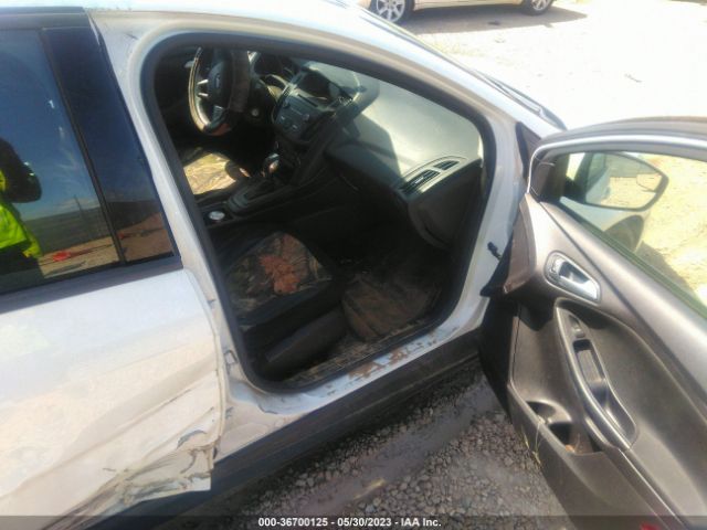 1FADP3K26FL223668 Ford FOCUS SE