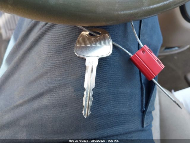 KNDMG4C75E6544172 KIA SEDONA LX