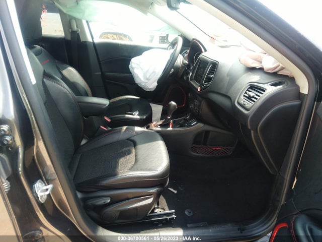 3C4NJDDBXMT588990 Jeep Compass Trailhawk