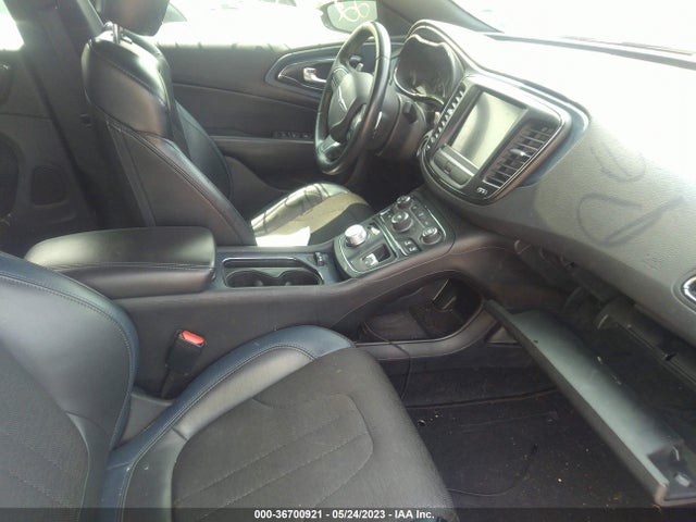 1C3CCCDG8GN163333 Chrysler 200 S