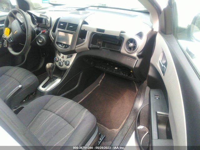 Chevrolet Sonic Lt Auto 2015 1G1JC5SB6F4116921 Image 5