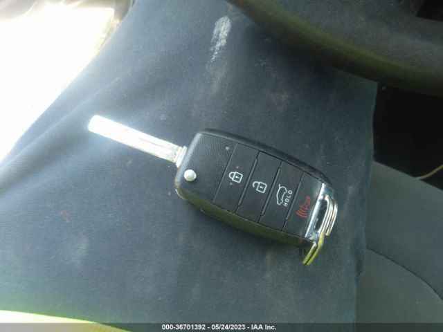KNDJN2A29G7407415 KIA Soul Base