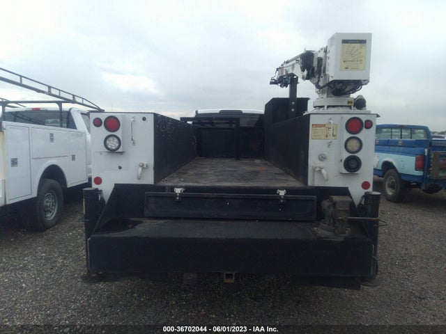 2018 Ford F-550, VIN: 1FDUF5GYXJDA00988
