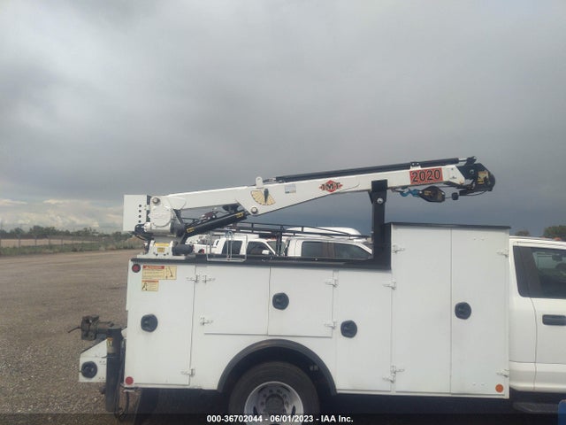2018 Ford F-550, VIN: 1FDUF5GYXJDA00988