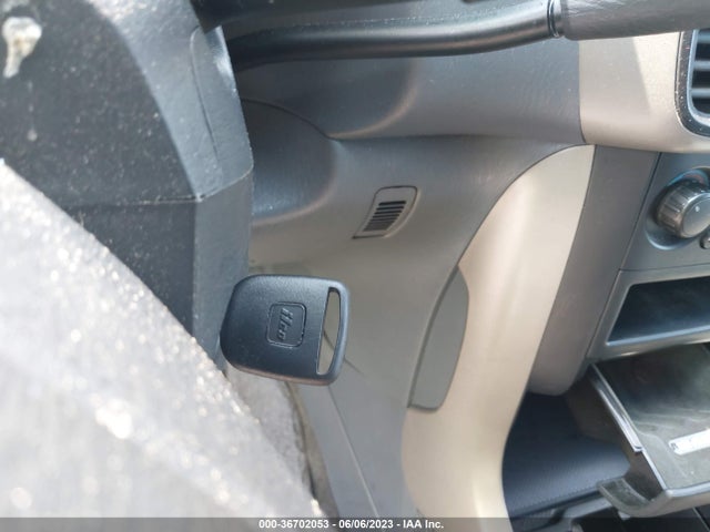2006 HONDA PILOT LX VIN: 5FNYF28186B032974